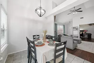 912 S Old Orchard Ln, Lewisville, TX 75067 - Photo 9