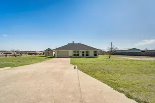 2740 Lexie Ln, Waxahachie, TX 75167 - Photo 3