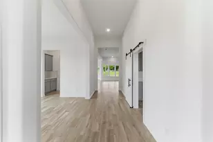 31 Roosevelt Ln, Valley View, TX 76272 - Photo 5