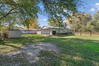 302 W Decatur Street, Chico, TX 76431 - Photo 5