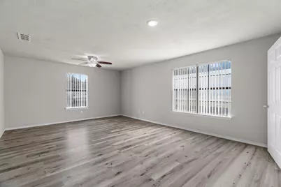 302 W Decatur Street, Chico, TX 76431 - Photo 9