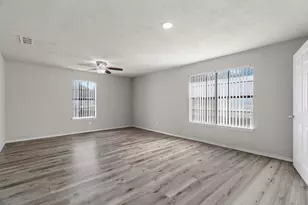 302 W Decatur St, Chico, TX 76431 - Photo 9