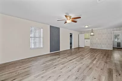 302 W Decatur Street, Chico, TX 76431 - Photo 7