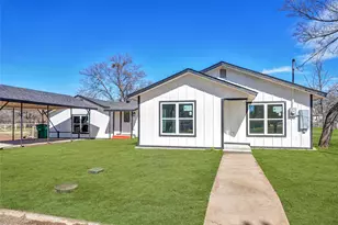 402 W College St, Jacksboro, TX 76458 - Photo 7