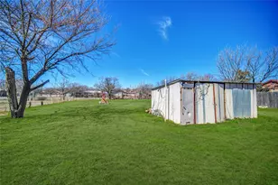 402 W College St, Jacksboro, TX 76458 - Photo 29