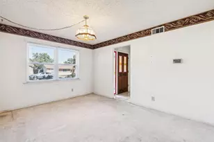 1706 Chip-N-Dale Dr, Arlington, TX 76012 - Photo 3