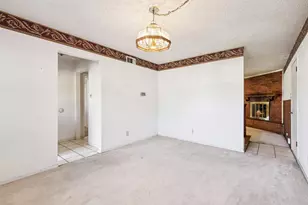 1706 Chip-N-Dale Dr, Arlington, TX 76012 - Photo 5