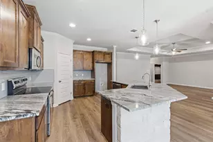 906 Chestnut Grove Dr, Cleburne, TX 76033 - Photo 5