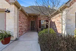 906 Chestnut Grove Dr, Cleburne, TX 76033 - Photo 3