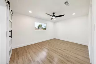 214 Santa Cruz Ct, Grand Prairie, TX 75051 - Photo 27