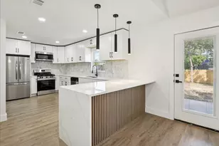 214 Santa Cruz Ct, Grand Prairie, TX 75051 - Photo 17