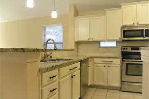 1704 Flamingo Dr, Little Elm, TX 75068 - Photo 9