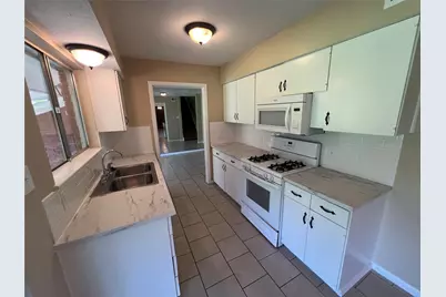 1508 Wilshire Boulevard, Arlington, TX 76012 - Photo 13