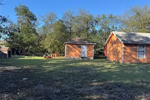 309 Elmo St, Cleburne, TX 76031 - Photo 5