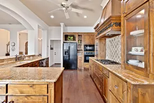 1403 Amsterdam Ct, Granbury, TX 76048 - Photo 9