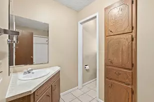 1207 Zahara St, Bowie, TX 76230 - Photo 27