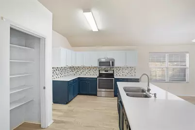 1938 Castaway Drive, Dallas, TX 75051 - Photo 9