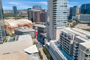 2408 Victory Park Ln, Dallas, TX 75219 - Photo 31