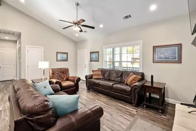 111 Bexar Street, Mabank, TX 75147 - Photo 5