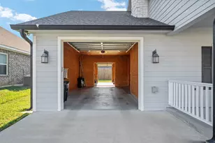 111 Bexar St, Mabank, TX 75147 - Photo 27