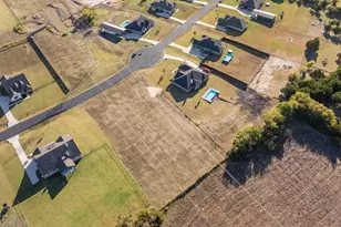 1095 Emilia Dr, Farmersville, TX 75442 - Photo 35