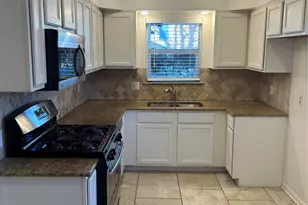 888 Berkinshire Dr, Dallas, TX 75218 - Photo 5