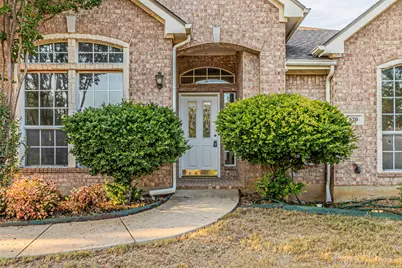 620 Gwyndellons Lane, Grand Prairie, TX 75052 - Photo 3