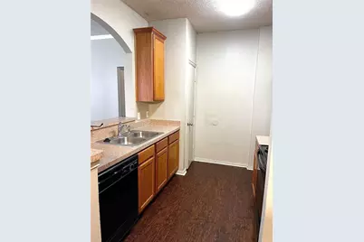 725 Kingston Drive, Grand Prairie, TX 75051 - Photo 7