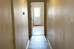 725 Kingston Dr, Grand Prairie, TX 75051 - Photo 9