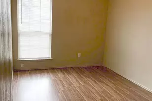 725 Kingston Dr, Grand Prairie, TX 75051 - Photo 17