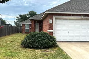 725 Kingston Dr, Grand Prairie, TX 75051 - Photo 1