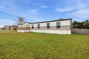 308 Largo St, Bonham, TX 75418 - Photo 3