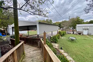 407 E Main St, Whitesboro, TX 76273 - Photo 11