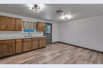 5011 Beverly Drive, Beverly Hills, TX 76711 - Photo 9