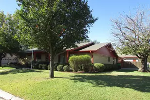 417 Willow Way, Gainesville, TX 76240 - Photo 9