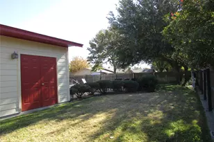 417 Willow Way, Gainesville, TX 76240 - Photo 5