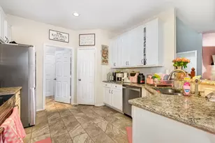 810 St Andrews Ct, Garland, TX 75043 - Photo 9