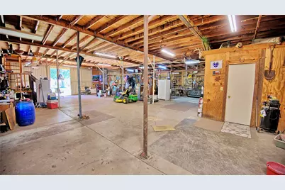 712 Front Street, Sunset, TX 76270 - Photo 19