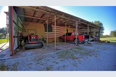 712 Front Street, Sunset, TX 76270 - Photo 9