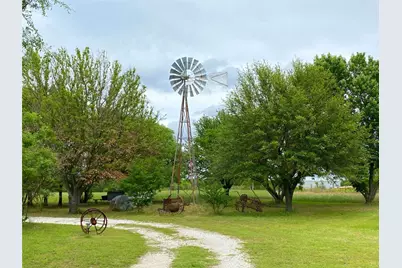 712 Front Street, Sunset, TX 76270 - Photo 5