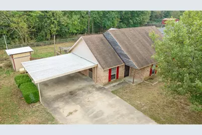 302 Cripple Creek, Powderly, TX 75473 - Photo 3