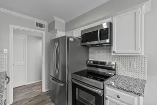 5726 Marvin Loving Dr, Garland, TX 75043 - Photo 13