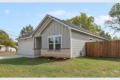 1522 Harris Street, Gainesville, TX 76240 - Photo 1