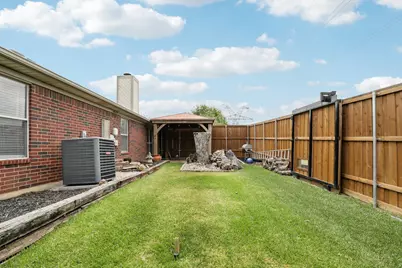 834 Ponselle Drive, Arlington, TX 76001 - Photo 25