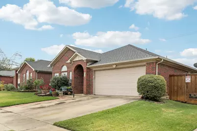 834 Ponselle Drive, Arlington, TX 76001 - Photo 3