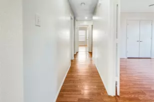 732 NW Meandering Dr, Cedar Hill, TX 75104 - Photo 5