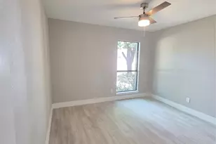 7334 Oakmore Dr, Dallas, TX 75249 - Photo 15