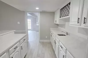 7334 Oakmore Dr, Dallas, TX 75249 - Photo 9