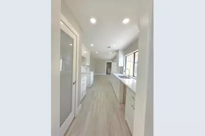 7334 Oakmore Drive, Dallas, TX 75249 - Photo 13