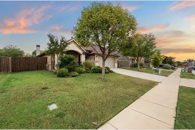 612 Ravenwood Drive, Saginaw, TX 76179 - Photo 5